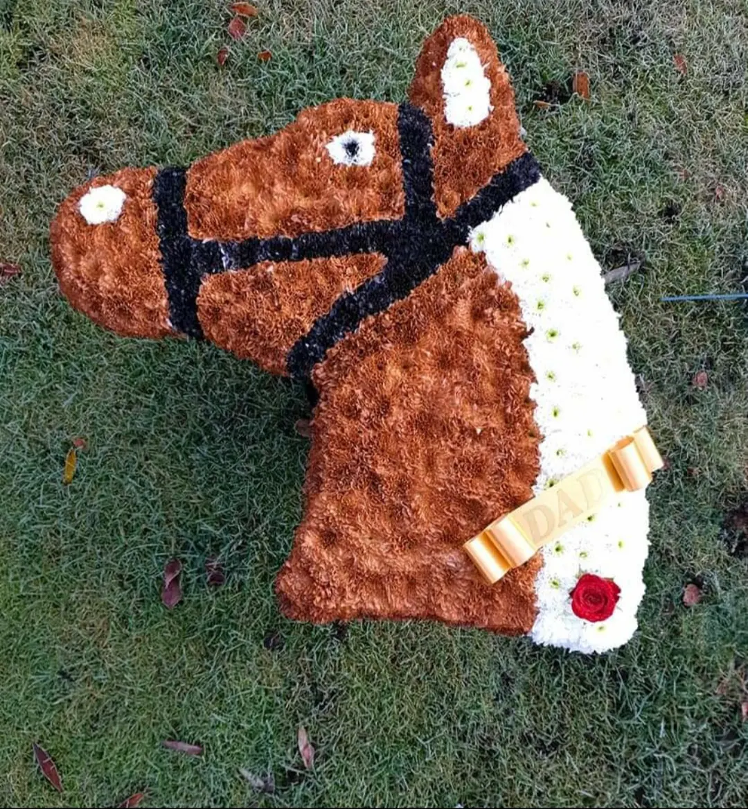 Bespoke horse head floral tribute, made from a photograph by Polly's Flowers